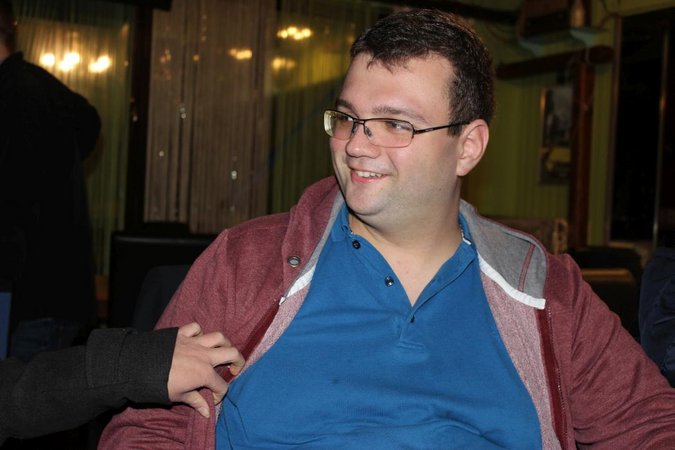 Versammlung mit Wutzeln