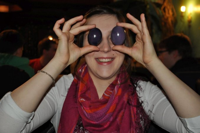 Versammlung mit Eierpecken