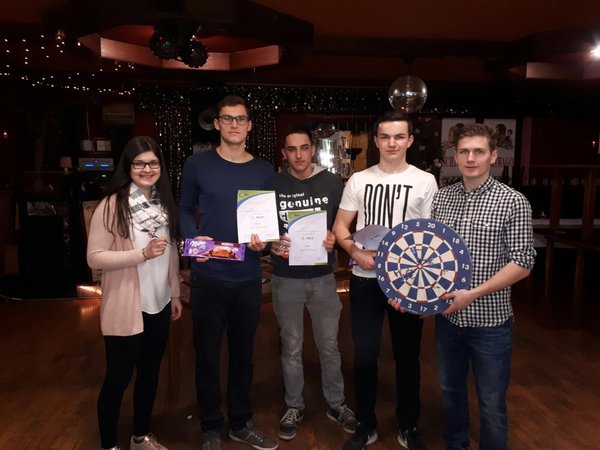 Versammlung mit Darts