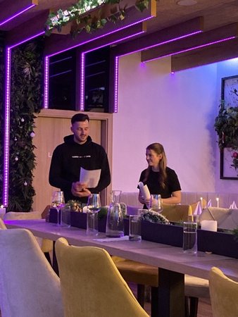 Weihnachtsversammlung mit Krapfenwettessen